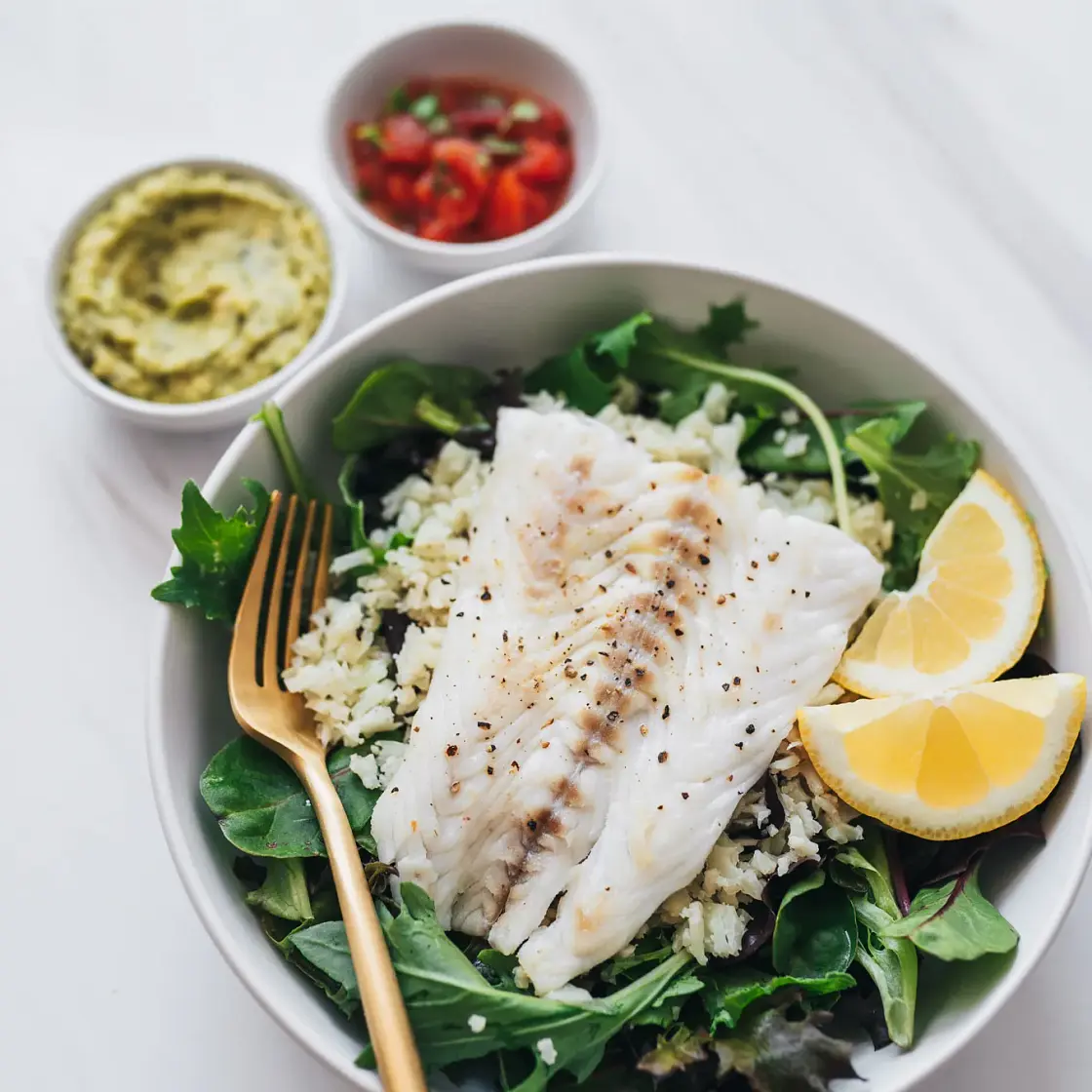 Low Carb Fish Bowl with Jalapeño Guacamole