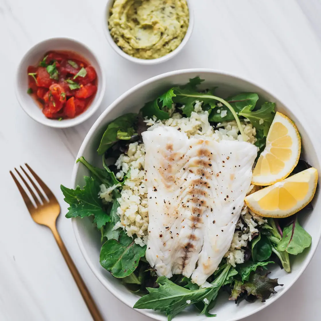Low Carb Fish Bowl with Jalapeño Guacamole