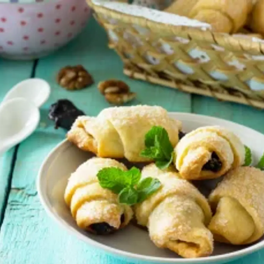 Mini-croissants aux pruneaux