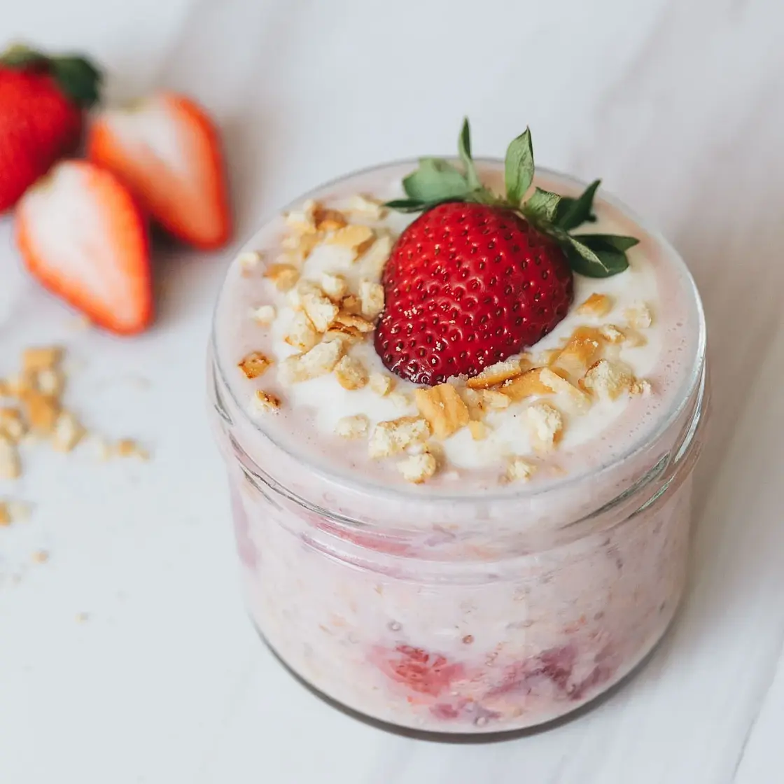 Strawberry Cheesecake Overnight Oats
