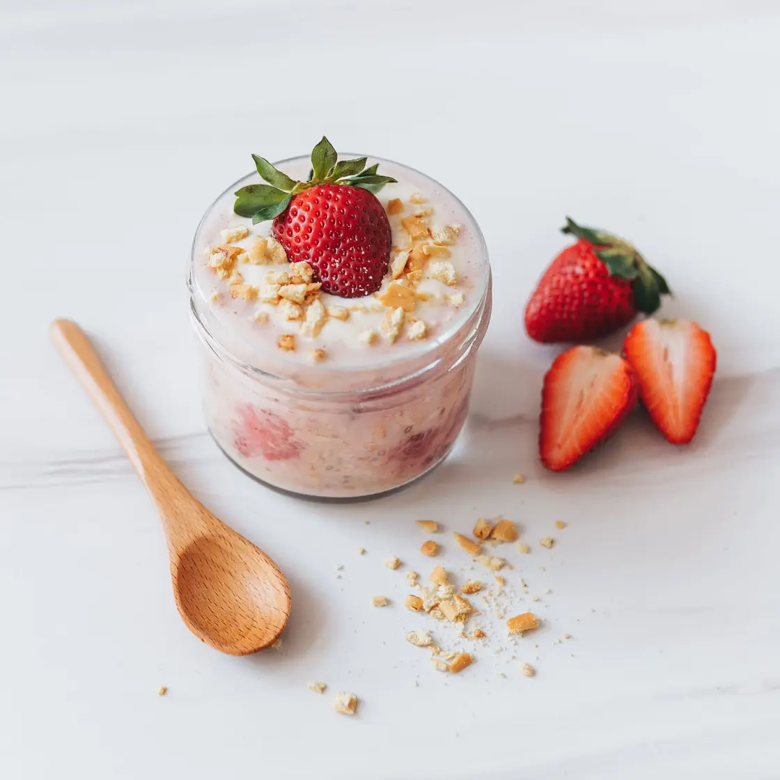 Strawberry Cheesecake Overnight Oats