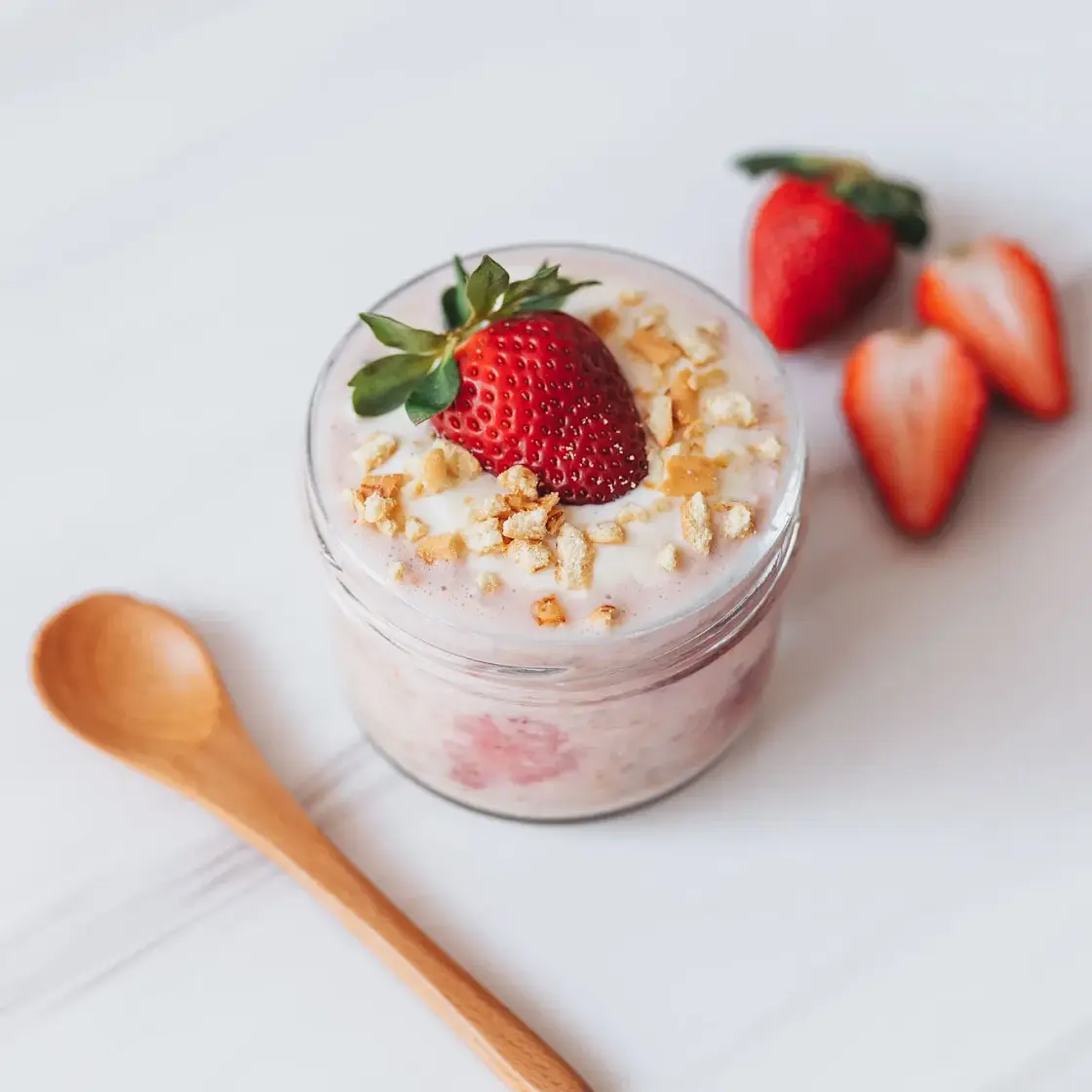 Strawberry Cheesecake Overnight Oats