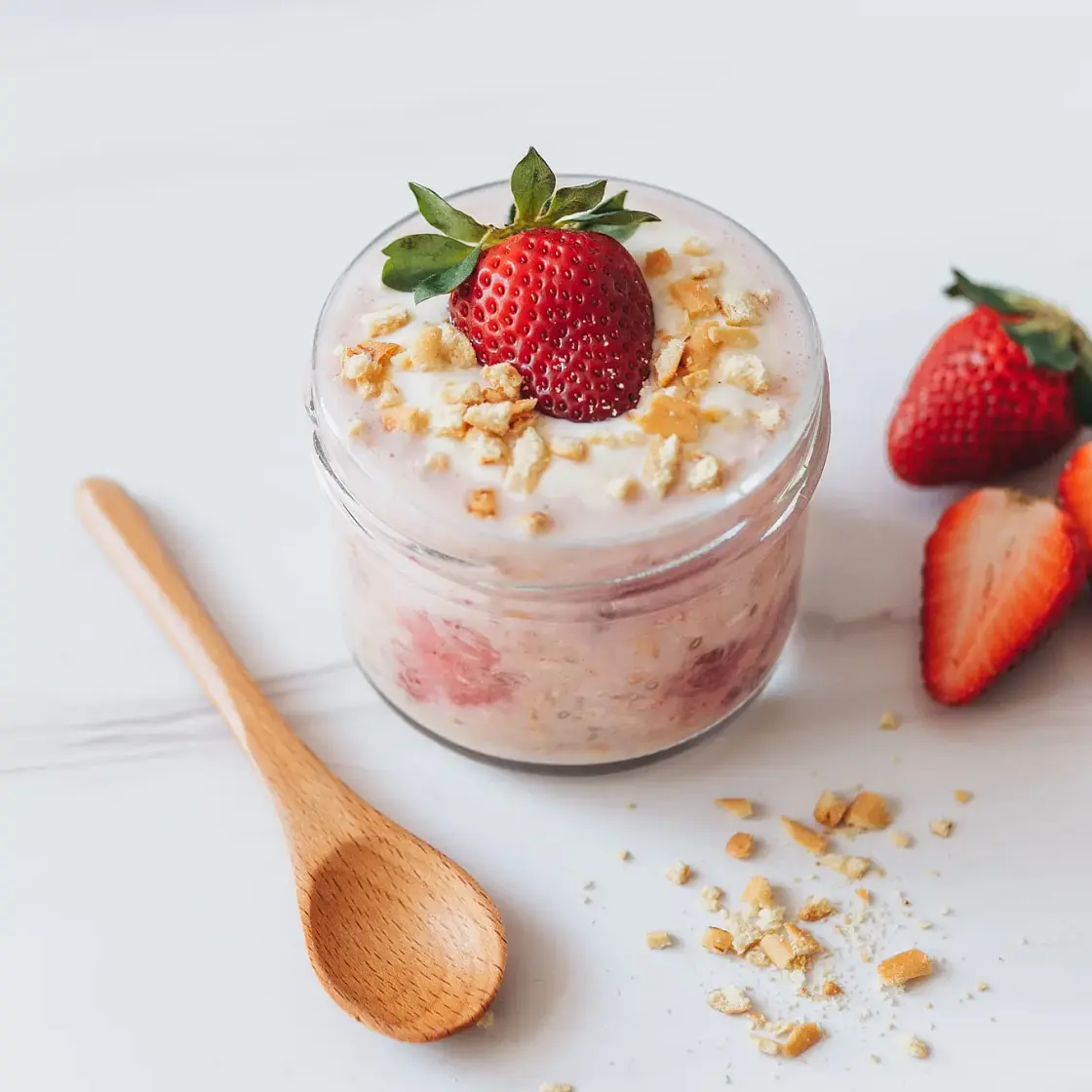 Strawberry Cheesecake Overnight Oats