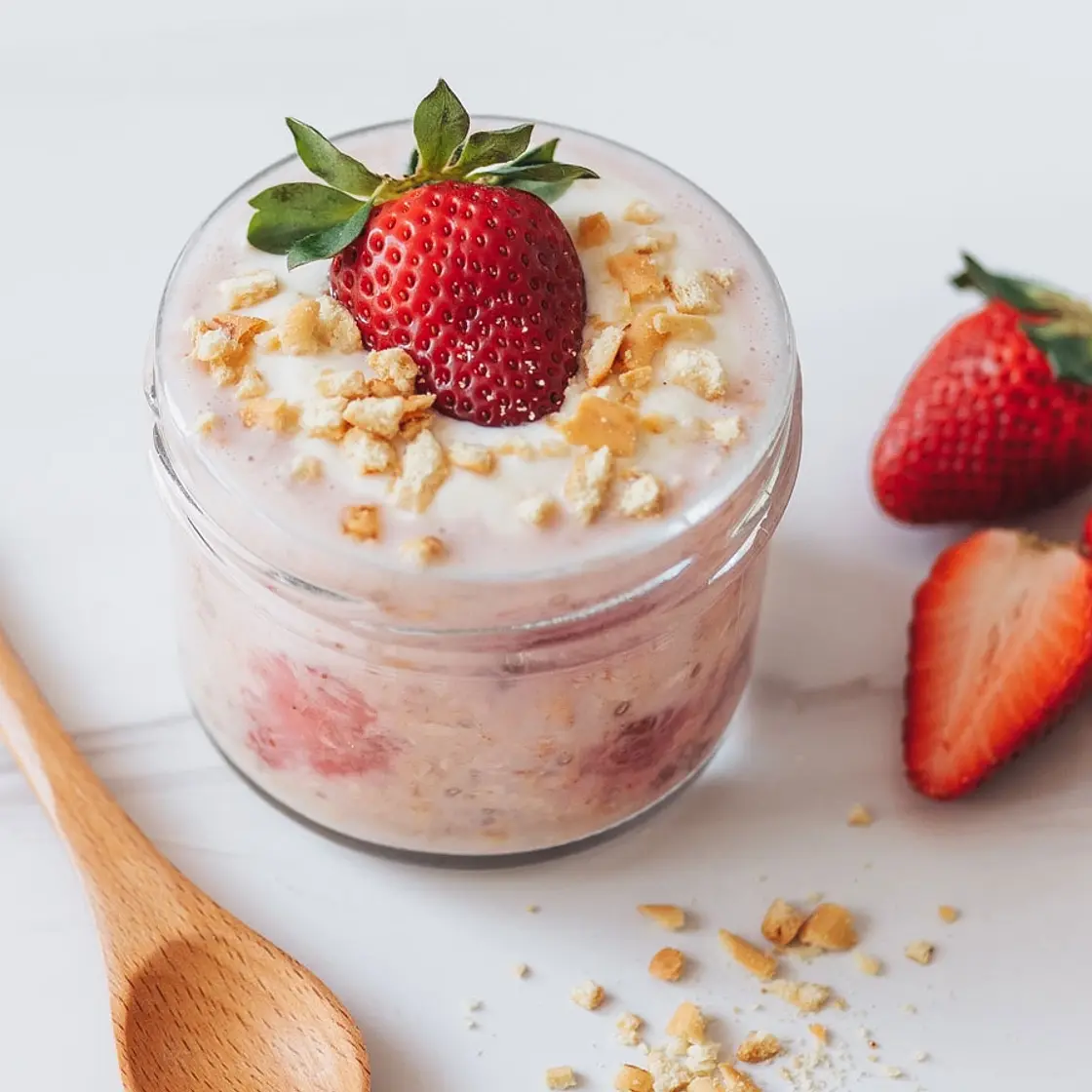 Strawberry Cheesecake Overnight Oats