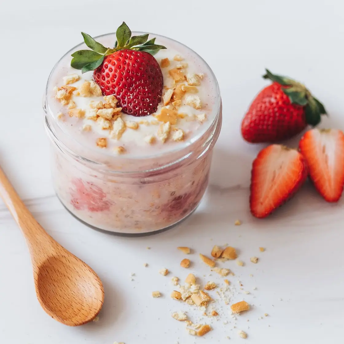 Strawberry Cheesecake Overnight Oats