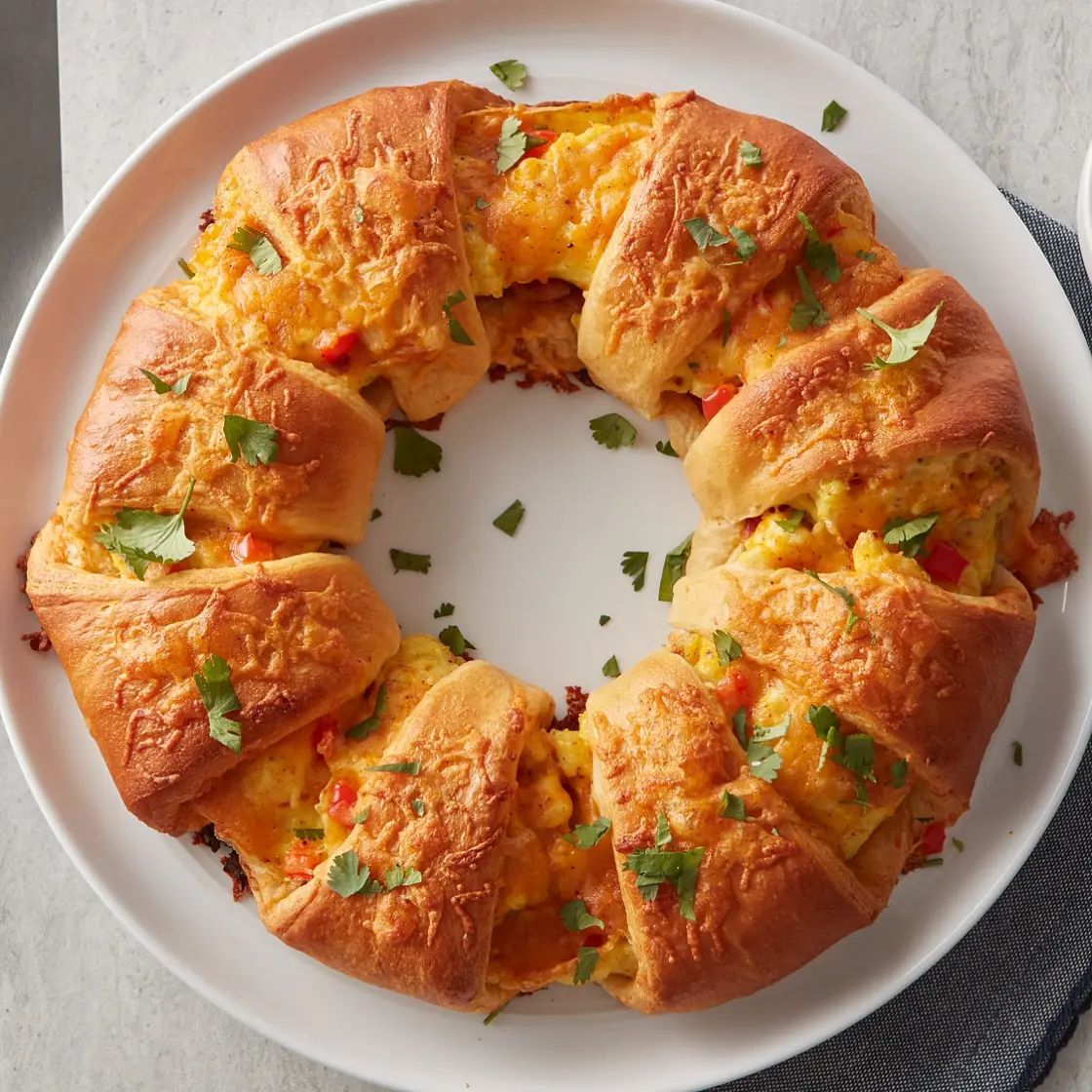 Bacon, Egg and Cheese Brunch Ring