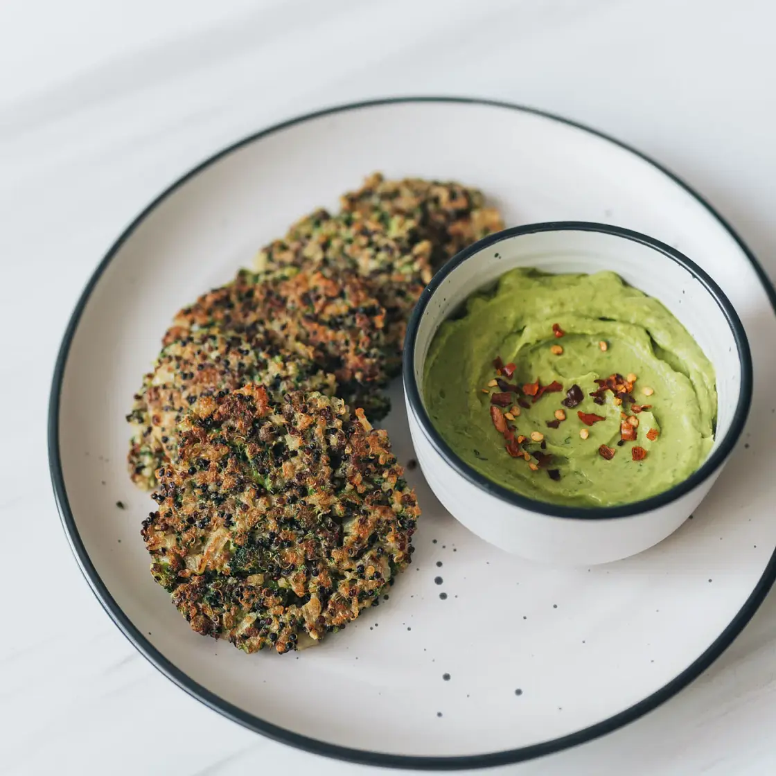 Crispy Broccoli Quinoa Cakes