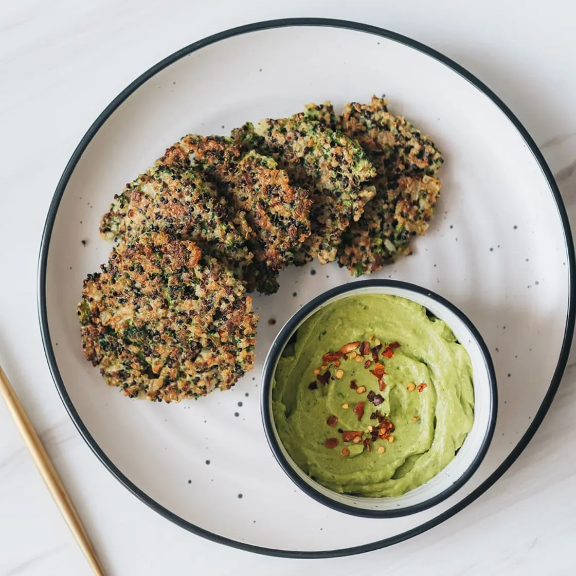 Crispy Broccoli Quinoa Cakes