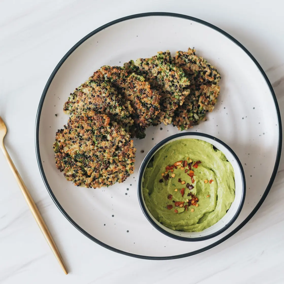 Crispy Broccoli Quinoa Cakes