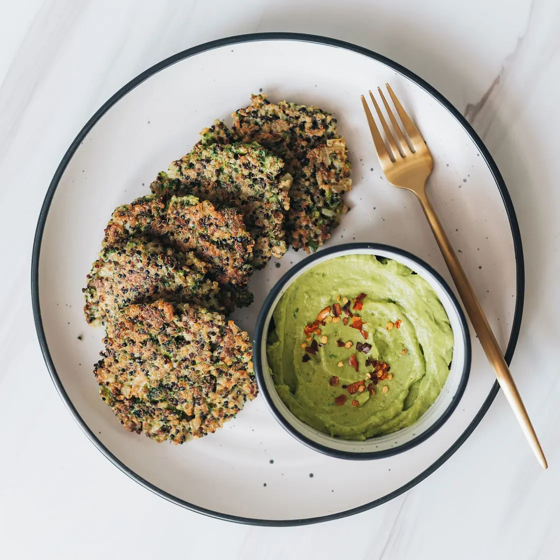 Crispy Broccoli Quinoa Cakes