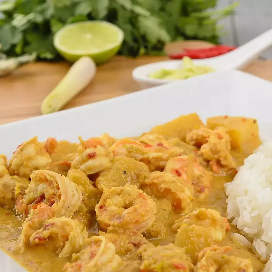 Crevettes au curry et lait de coco