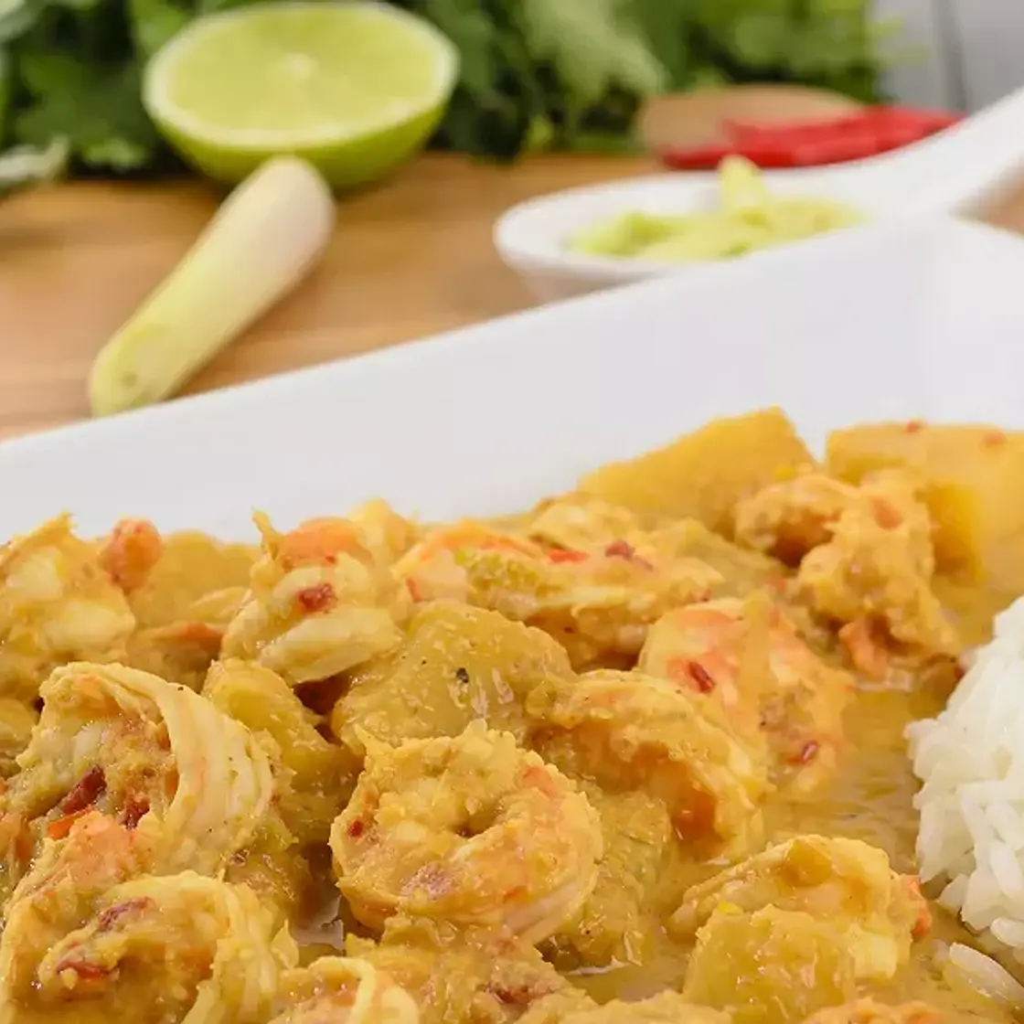 Crevettes au curry et lait de coco