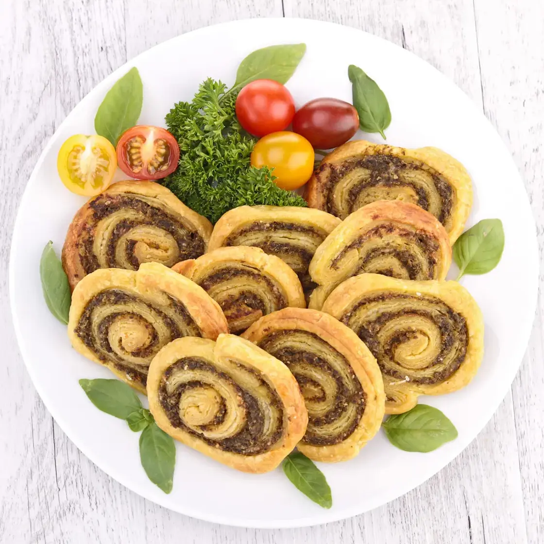 Mini-roulés feuilletés au pesto