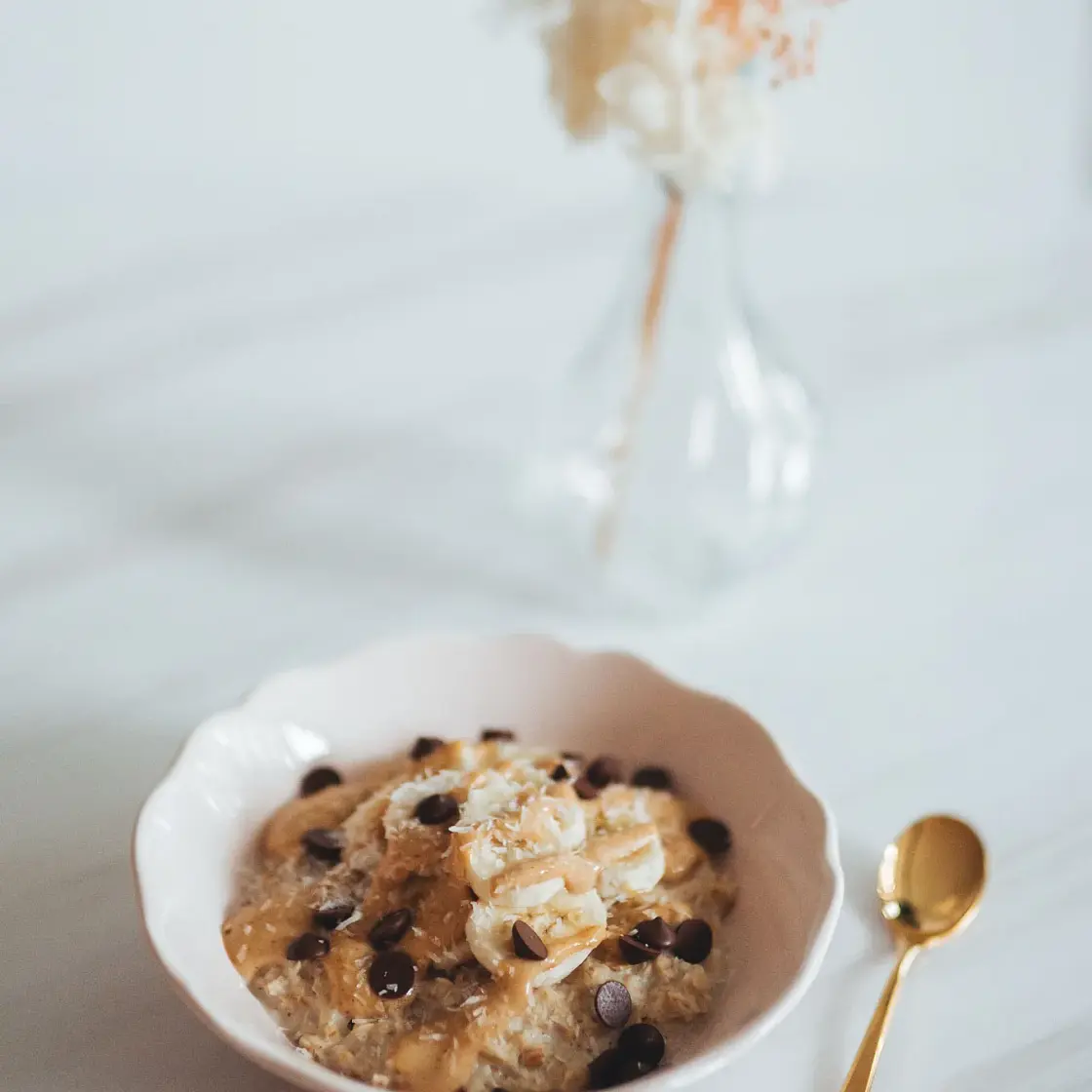 Healthy Banana Almond Oatmeal