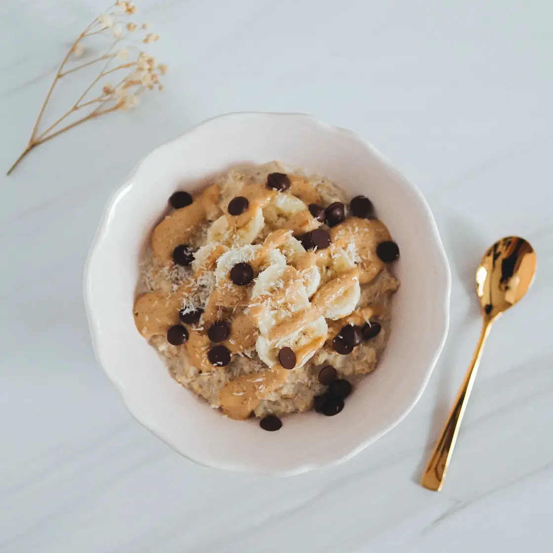 Healthy Banana Almond Oatmeal