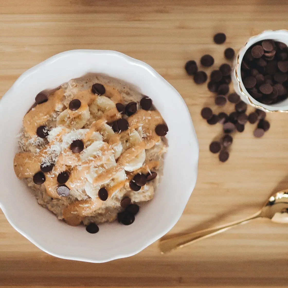 Healthy Banana Almond Oatmeal