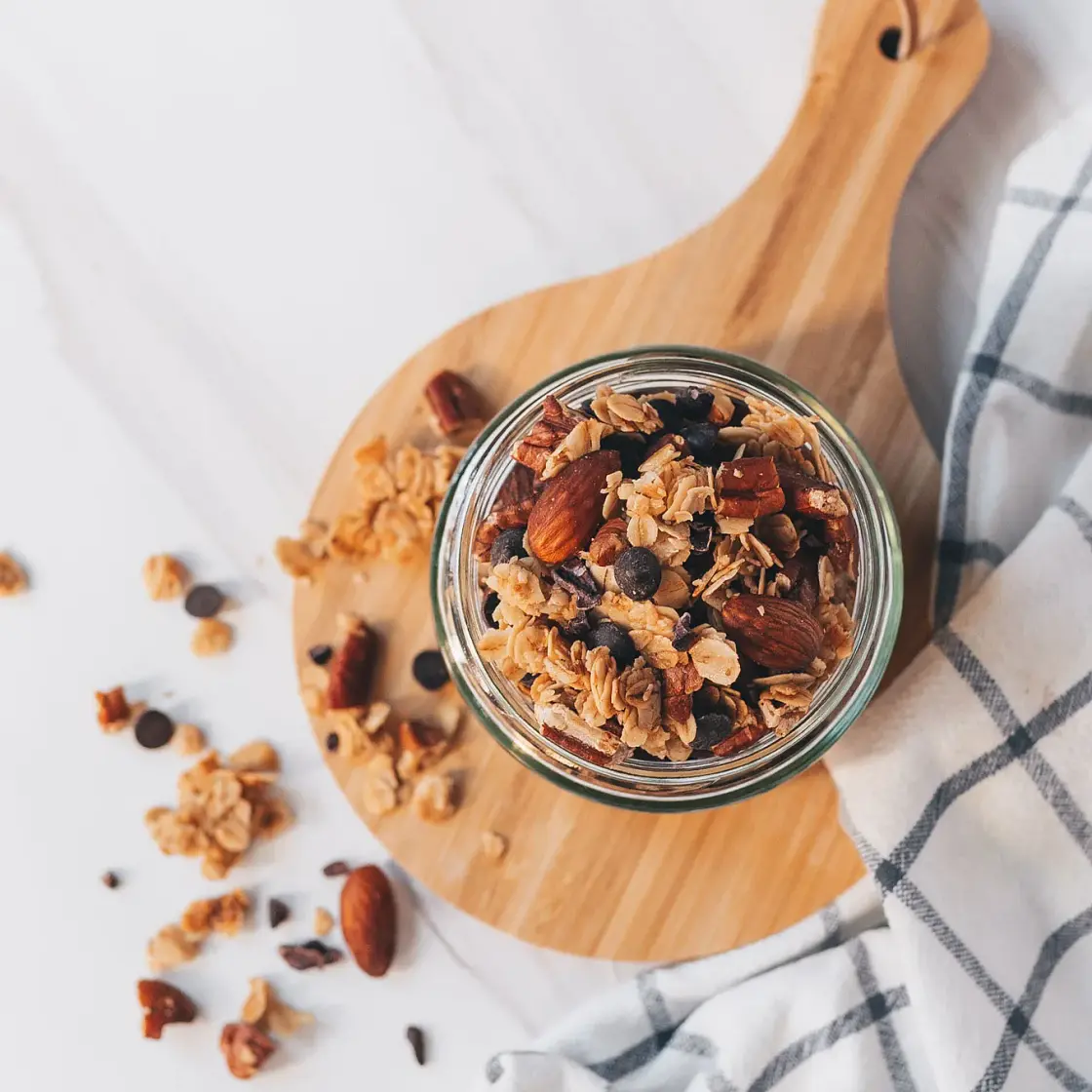 Low-Sugar Chocolate Chip Granola