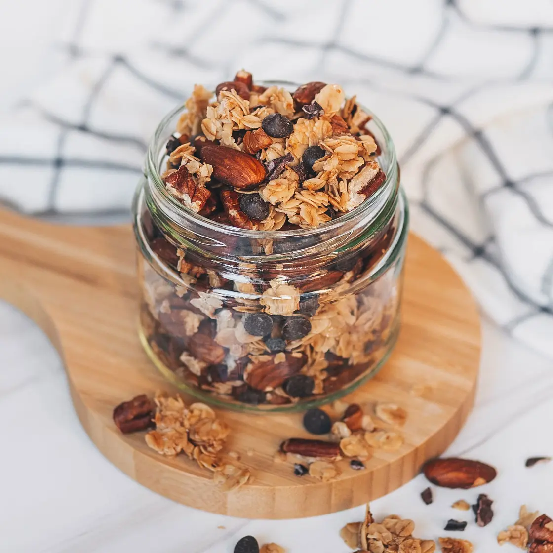 Low-Sugar Chocolate Chip Granola