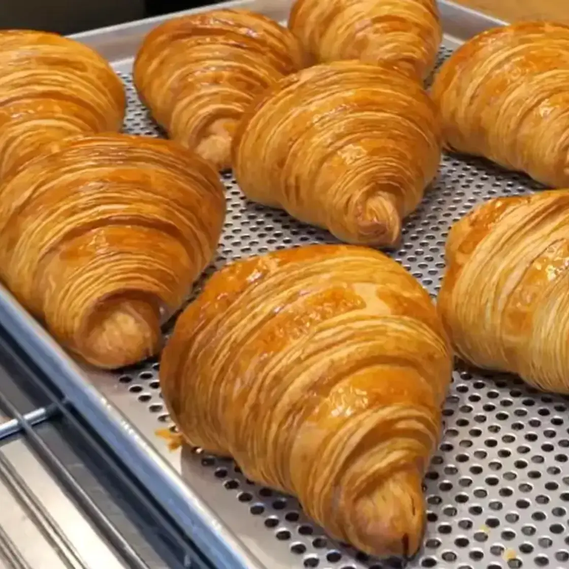 Flaky Gipfeli Recipe: A Delicious Swiss Croissant