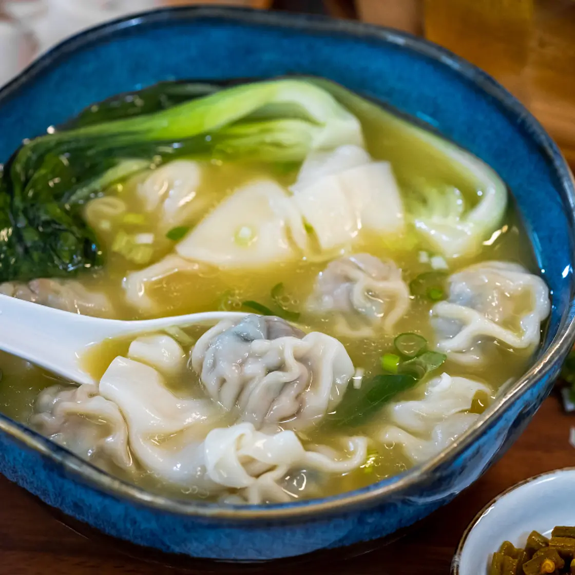 BETTER THAN TAKE OUT – Chicken Wonton Soup (千里香馄饨)