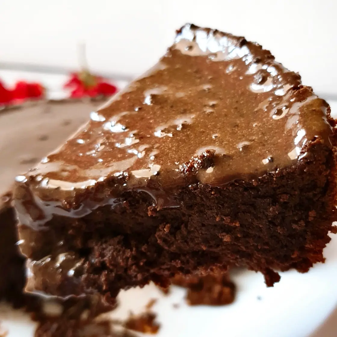 The EASIEST 3 Ingredient Chocolate Cake Recipe (Flourless!)