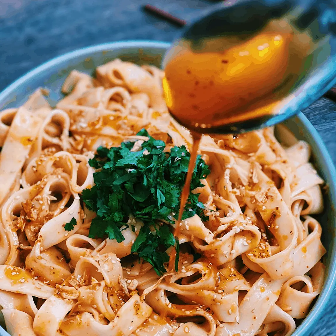 Spicy Garlic Peanut Noodles