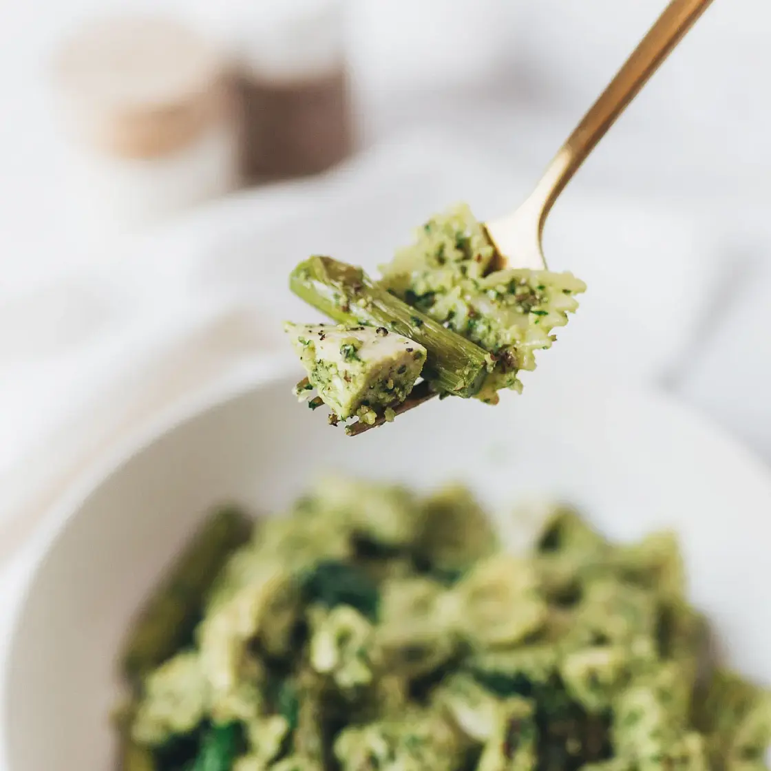 Chicken Pesto Pasta with Asparagus