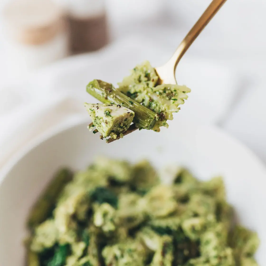 Chicken Pesto Pasta with Asparagus
