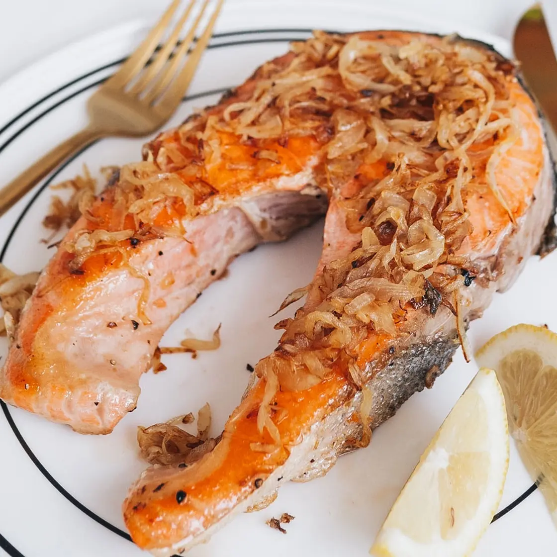 Grilled Salmon with Caramelized Onion