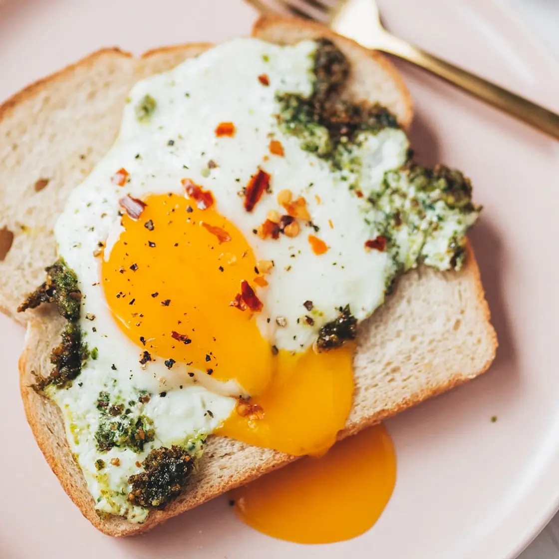 Pesto Eggs