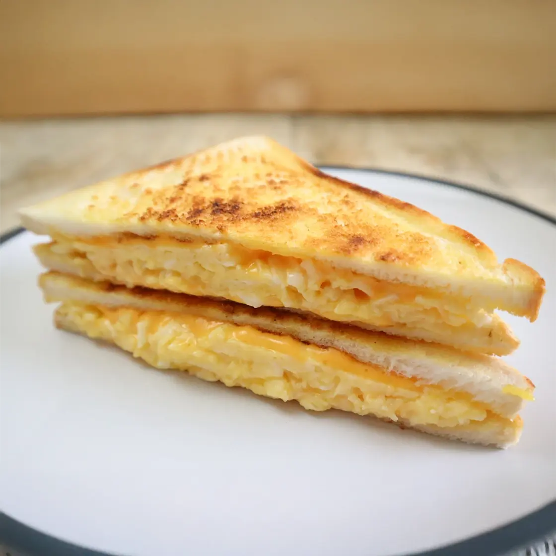 Cheese Scrambled Eggs Sandwich