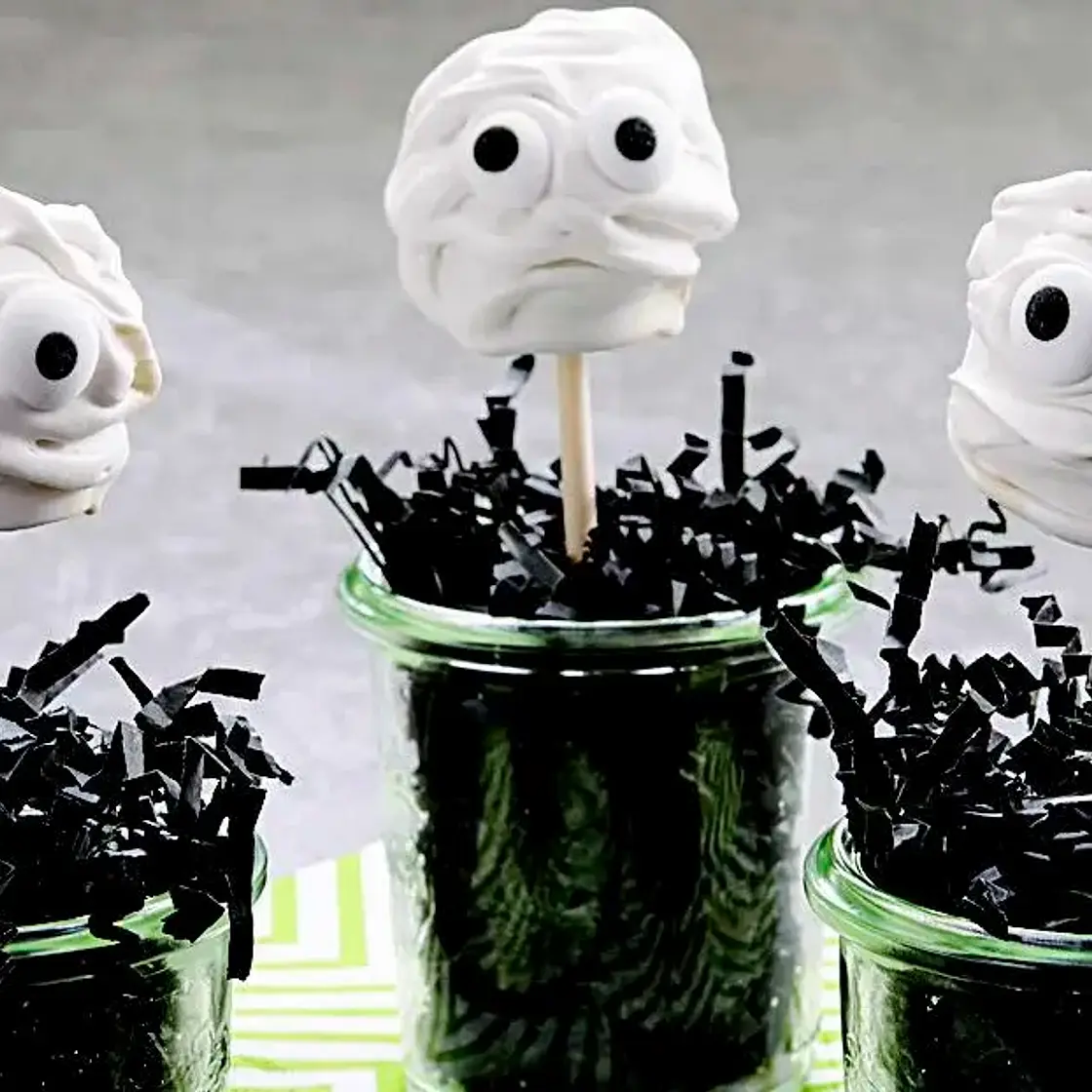 Halloween Mummy Brownie Pops