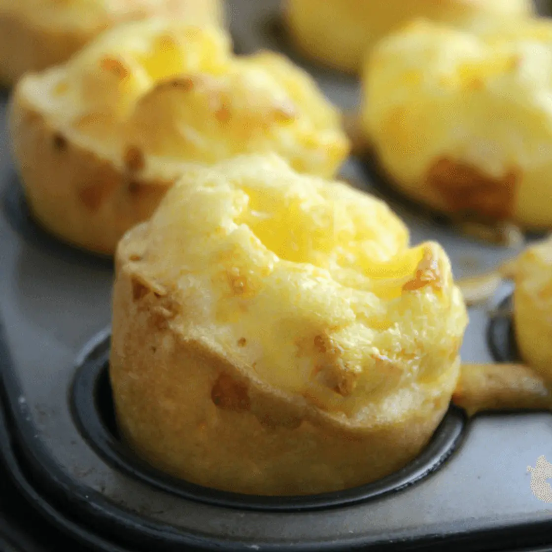 Brazilian Cheese Bread (Pão de Queijo)
