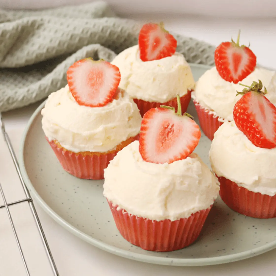 Victoria Sandwich Cupcakes