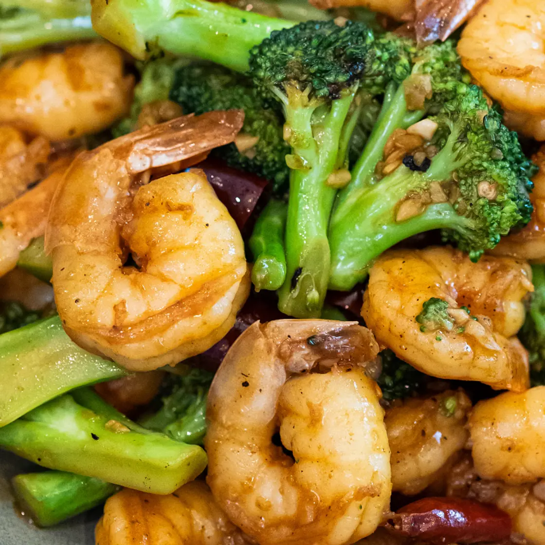 Shrimp and Broccoli Stir Fry in Garlic Sauce (西蓝花炒虾仁)