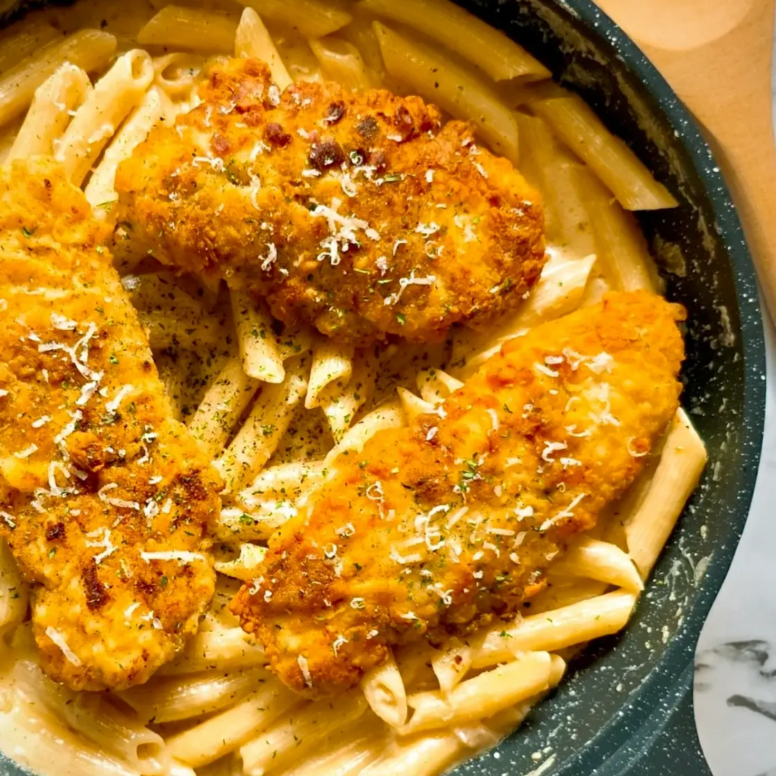 CREAMY Garlic Parmesan Pasta with Chicken Recipe