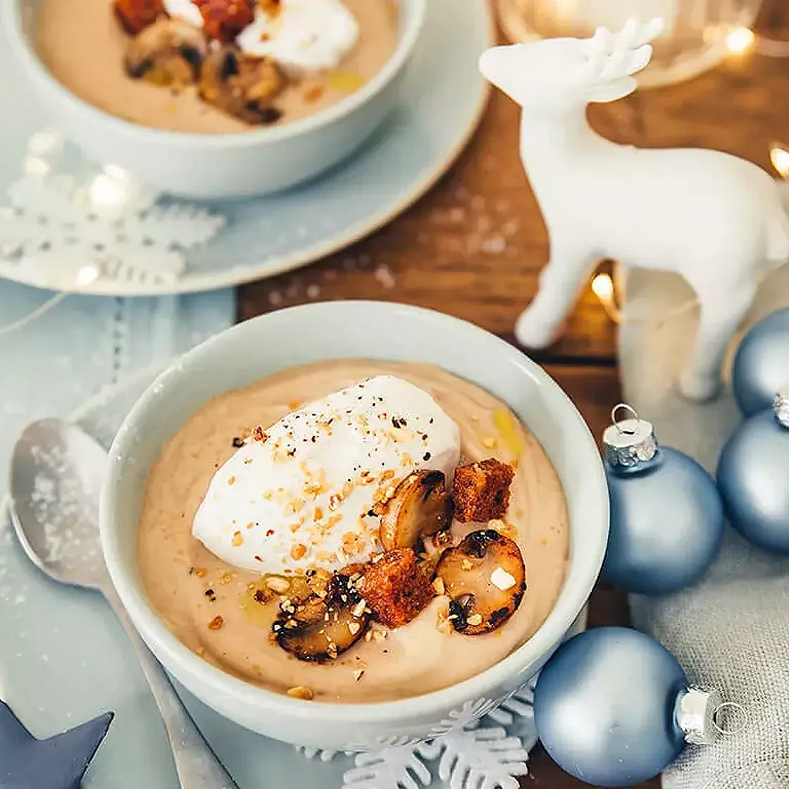 Velouté de châtaignes, chantilly, cannelle et pain d'épices