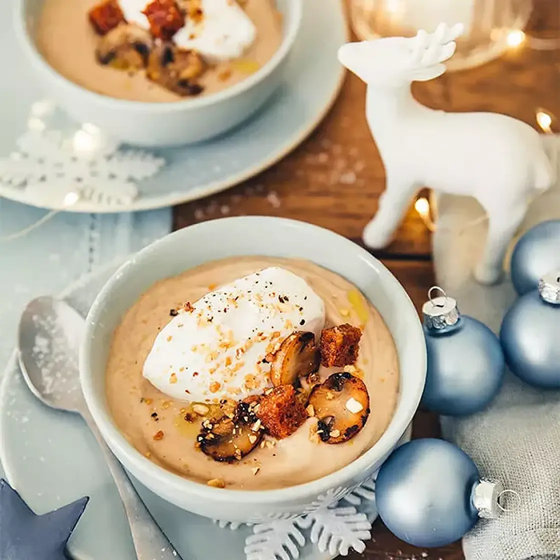 Velouté de châtaignes, chantilly, cannelle et pain d'épices