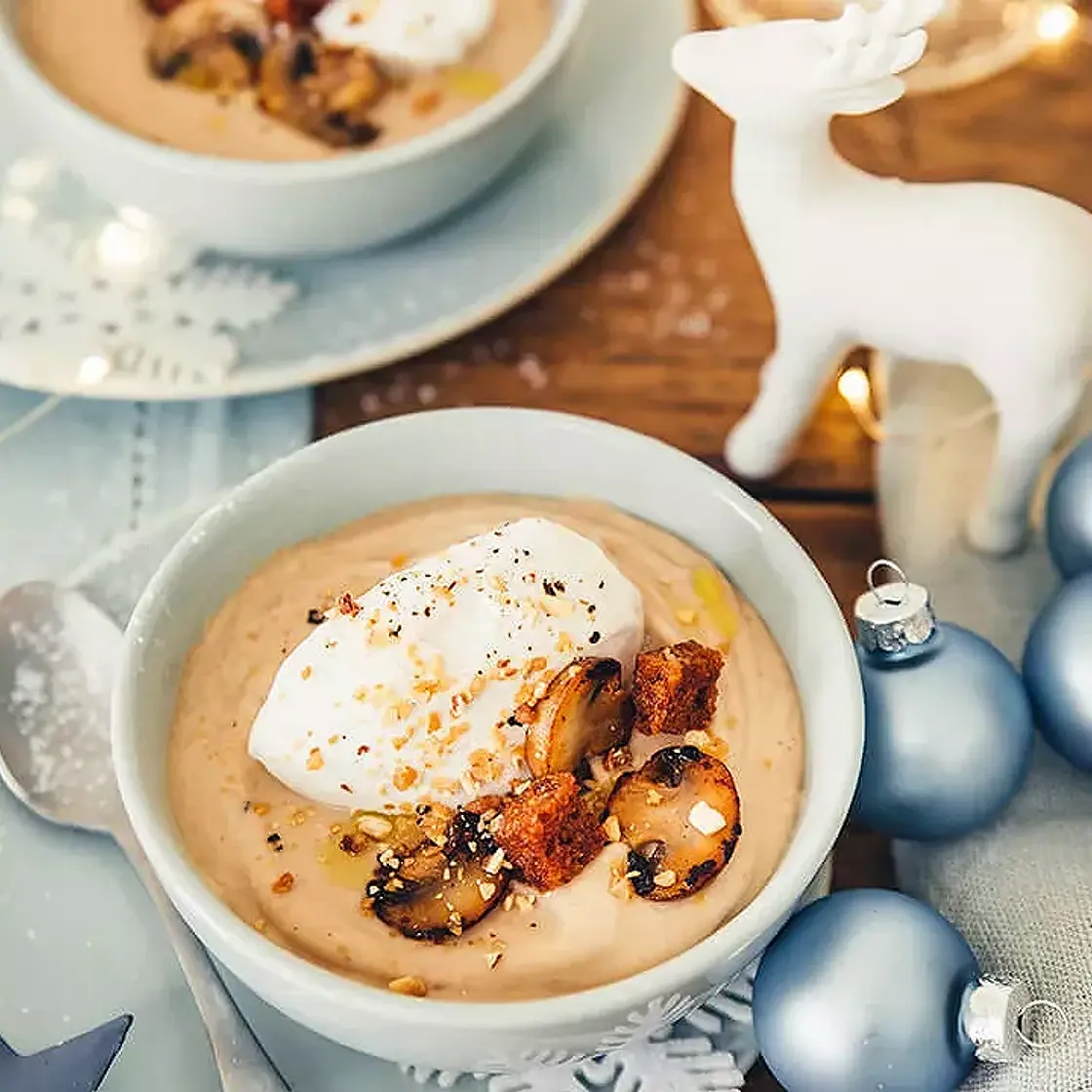 Velouté de châtaignes, chantilly, cannelle et pain d'épices