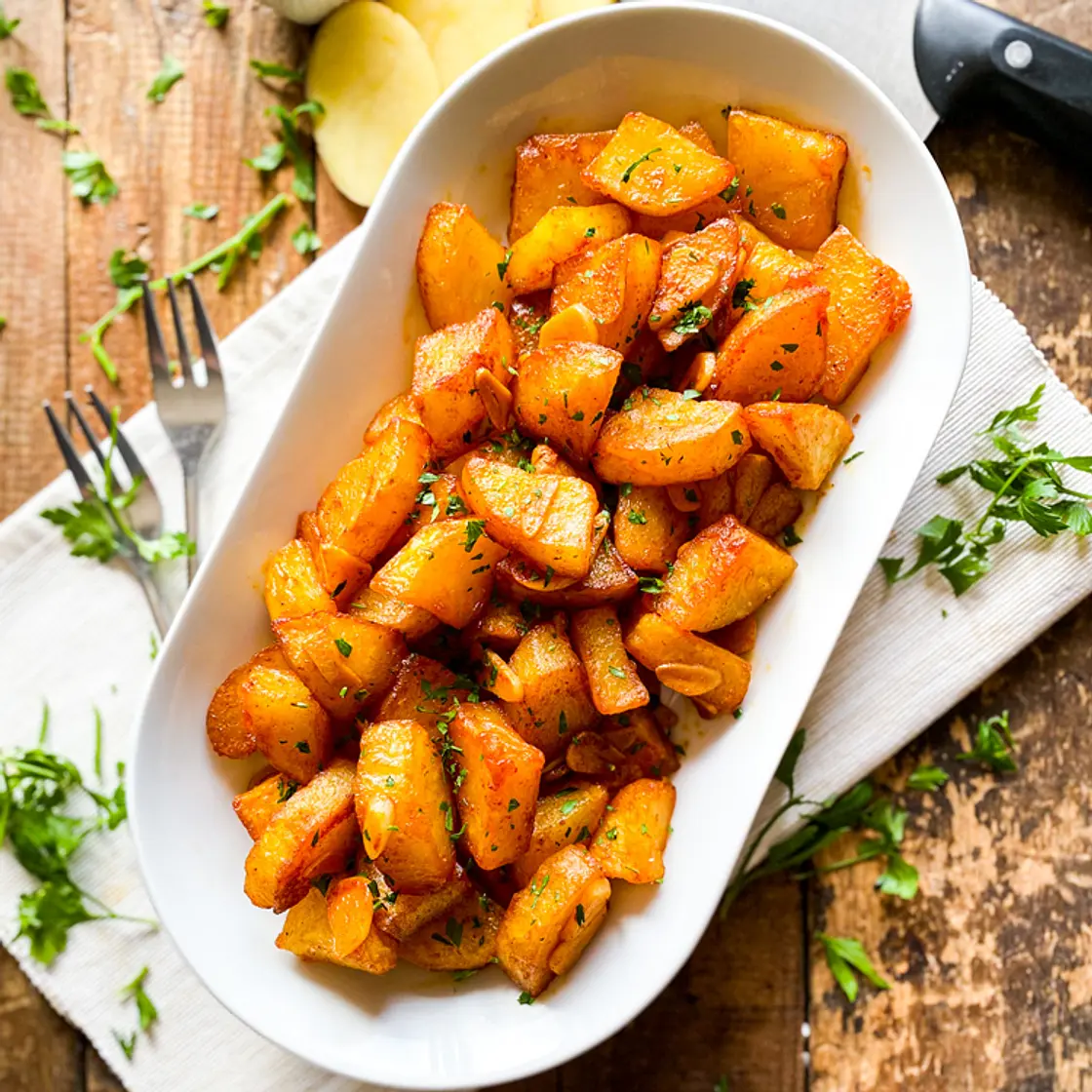 Spicy Garlic Spanish Potatoes | Patatas al Pil Pil Recipe