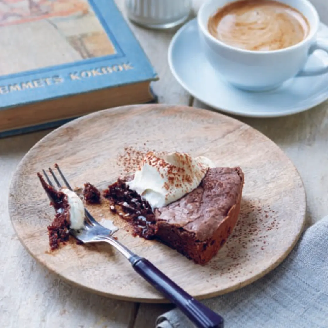 Sticky chocolate cake - Ultimate Swedish Kladdkaka