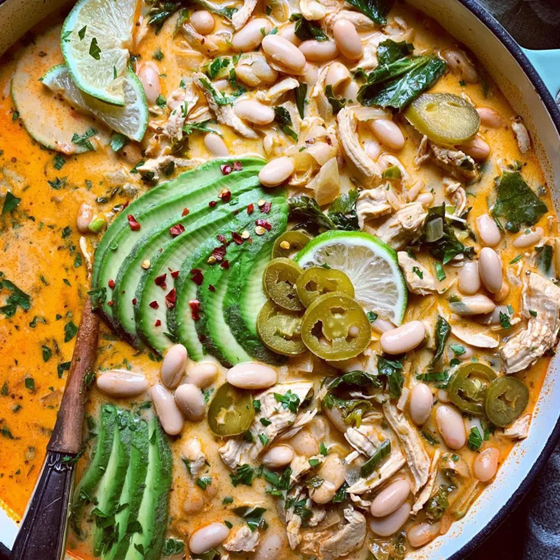 Creamy Chicken & White Bean Chili with Kale