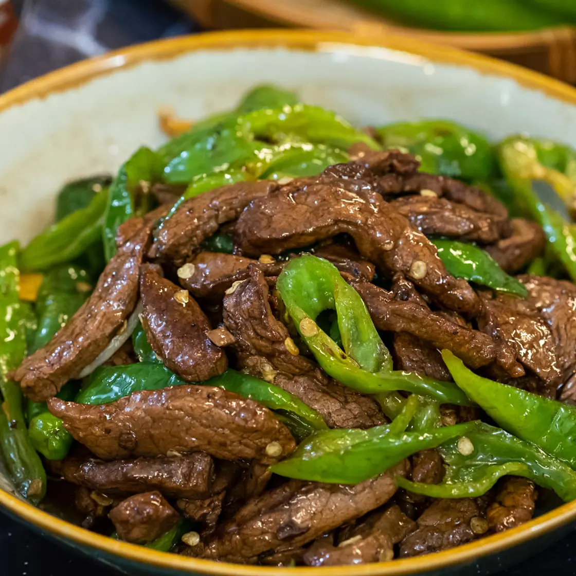 BETTER THAN TAKEOUT – Authentic Pepper Steak (杭椒牛柳)