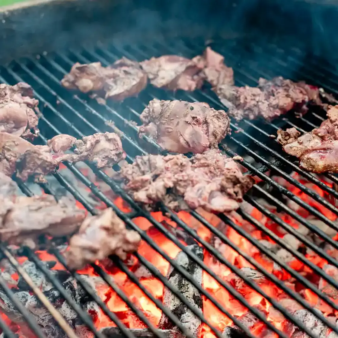 Foie de volaille grillé, mariné à la moutarde, au citron et au thym (tendre et juteux)