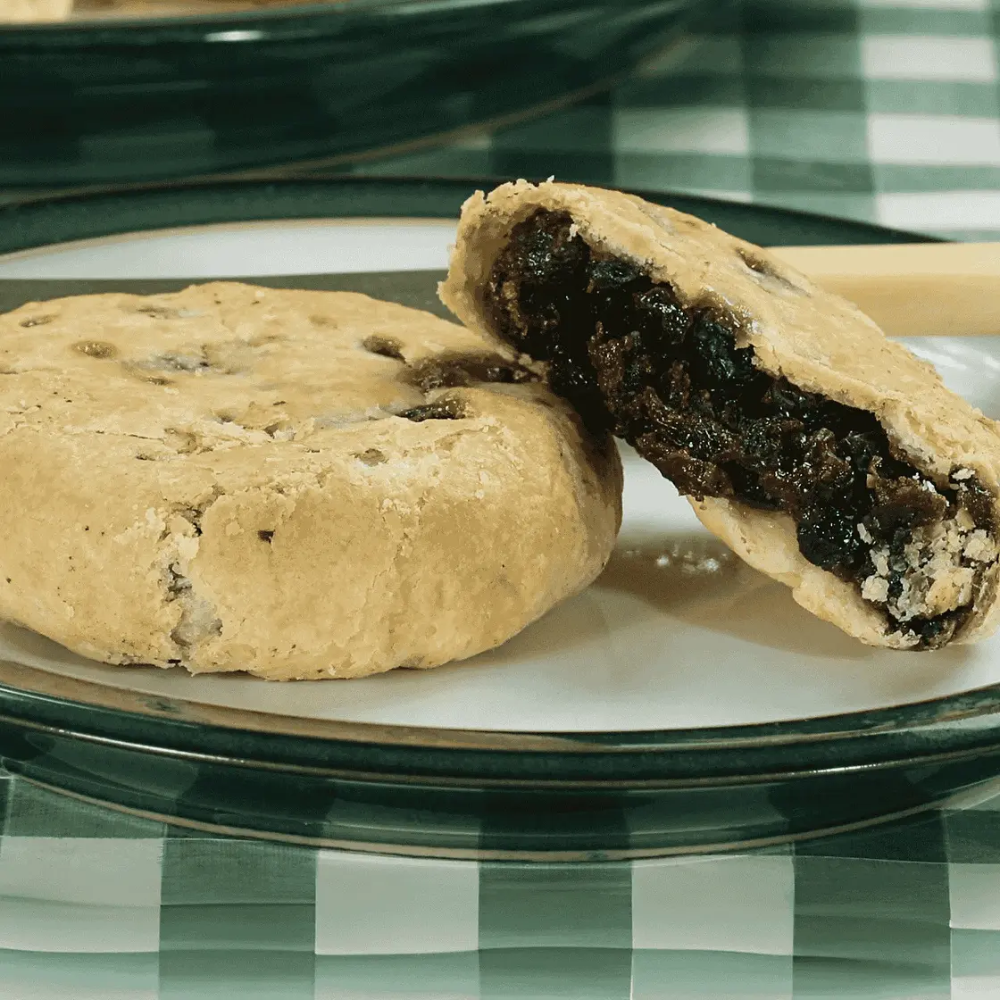 Eccles Cake (Currant Filled Pastry)