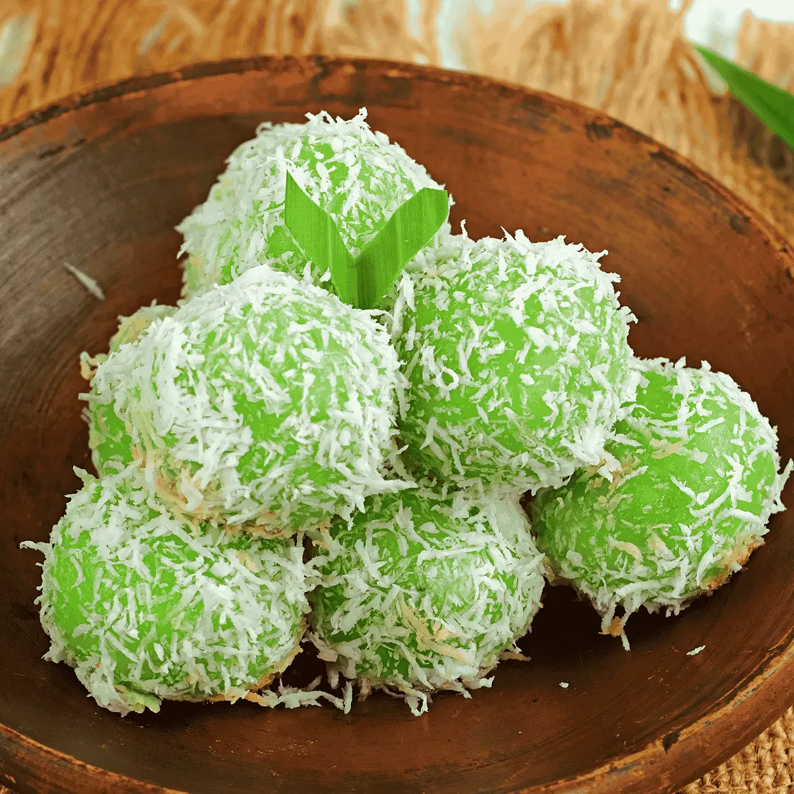 Indonesian Klepon (Sweet Rice Cake)