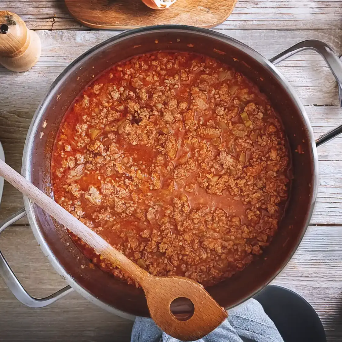 How to Make a Rich, Hearty Bolognese Without Wine