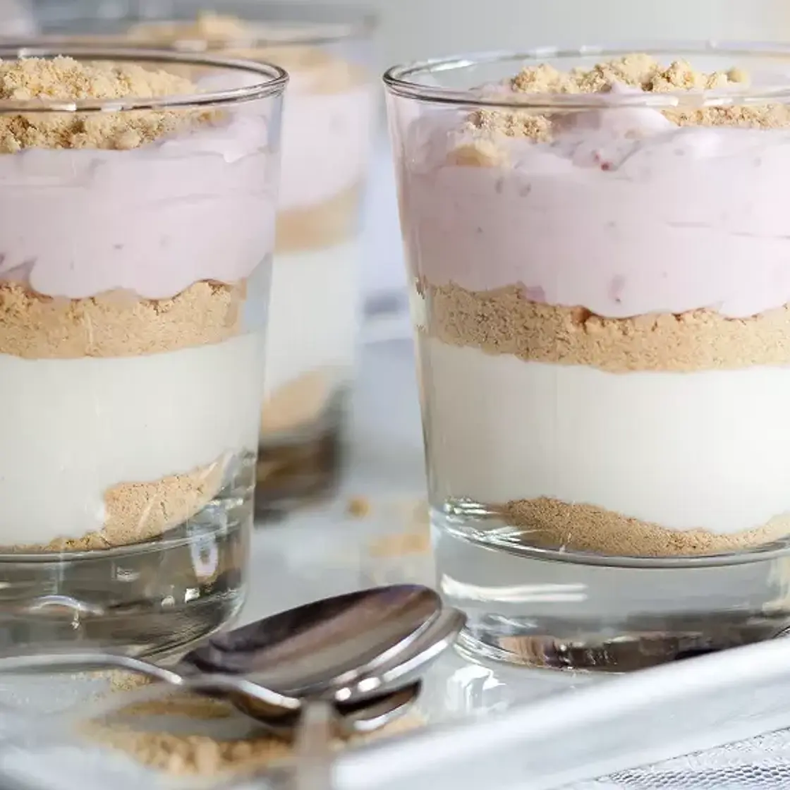 Verrine biscuitée chocolat blanc et fruits rouges