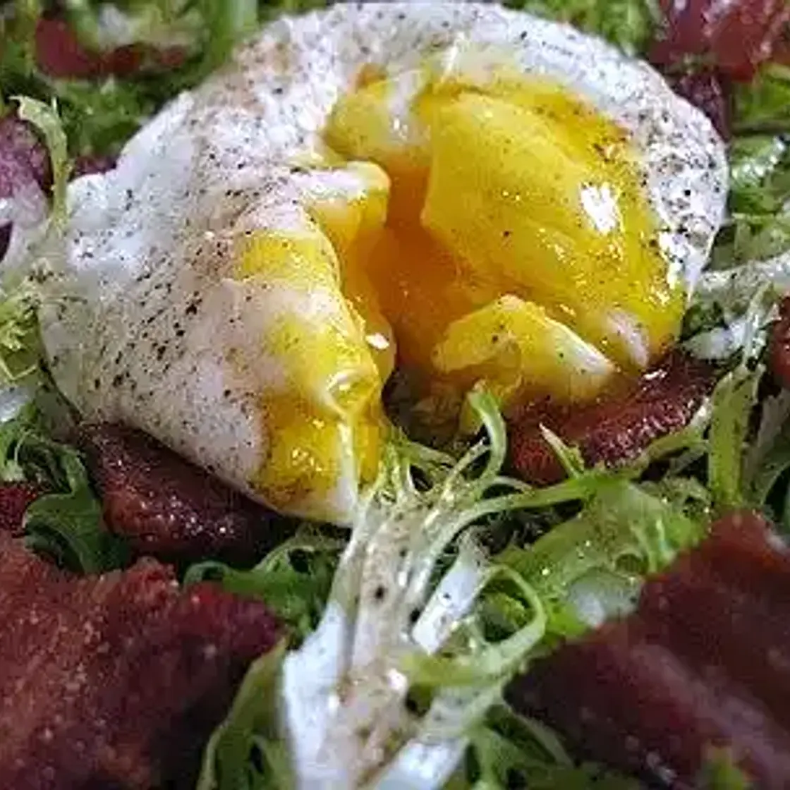 Menu des gones recettes lyonaises : la salade lyonnaise