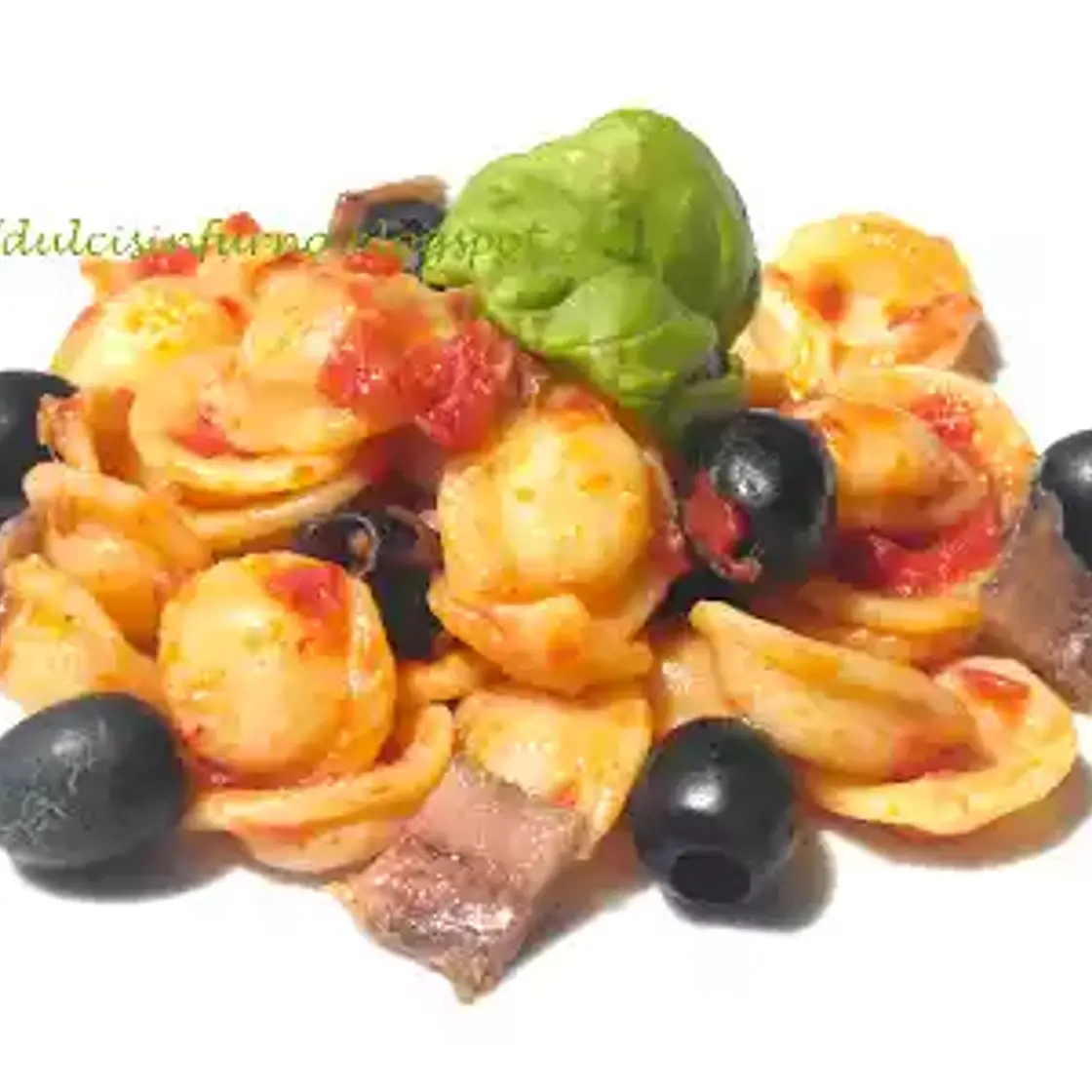 Orecchiette con alici e olive nere